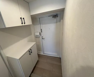���ց@-