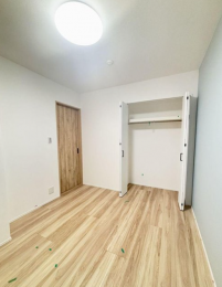 �m���@-