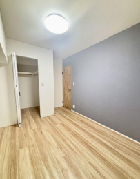 �m���@-
