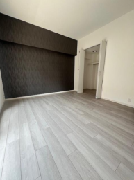 �m���@-